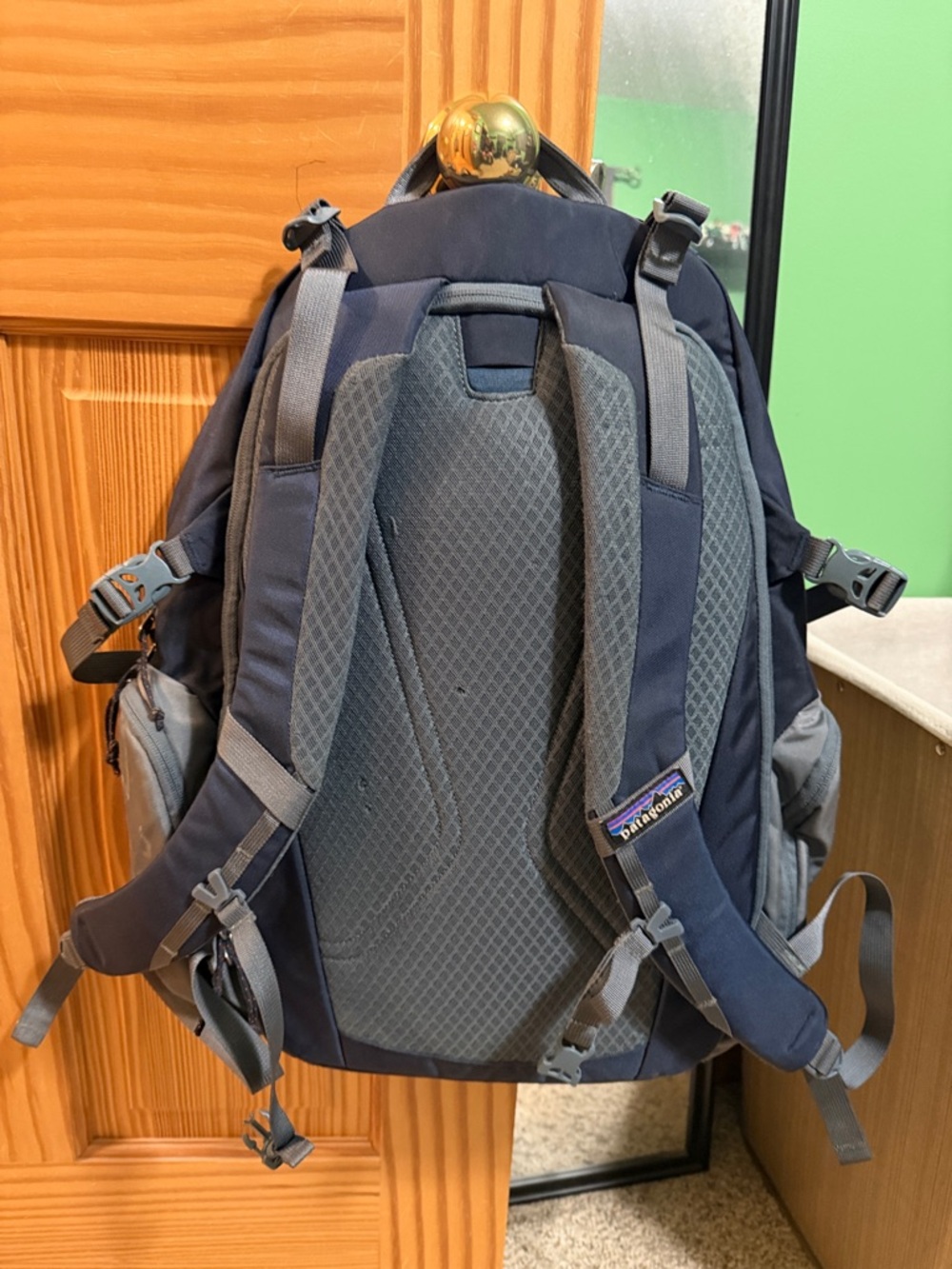 Patagonia backpack, Paxat 32L, navy and gray accents, excellent condition - Picture 3 of 4